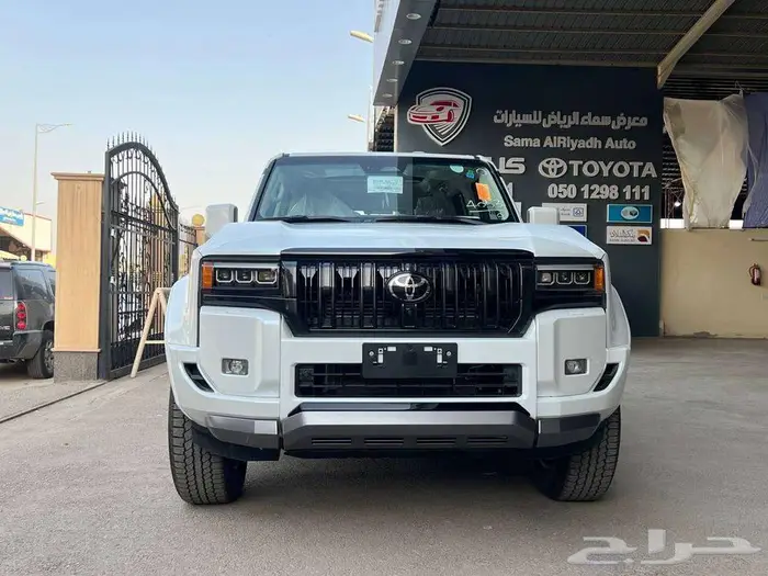تويوتا برادو 2025 VXL3 سقف بانوراما بنزين فل كامل سعودي 1