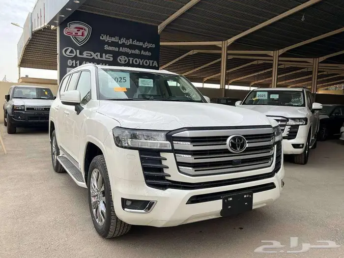 تويوتا لاندكروزر GXR L3 بنزين 2025 متاح اقساط و كاش 0