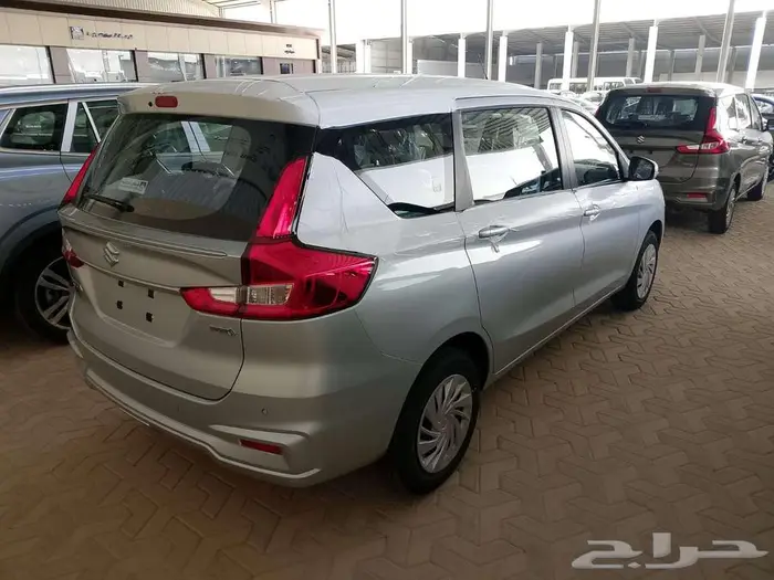 سوزوكي ارتيجا 2025 10