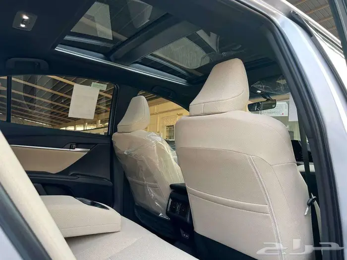 تويوتا كامري LE هايبرد 2025 متاح اقساط و كاش 6