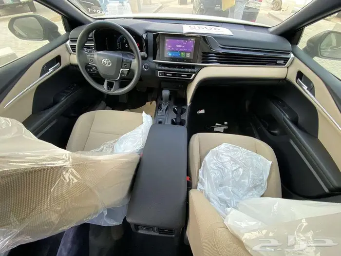 تويوتا كامرى E ستاندر بنزين2025 10