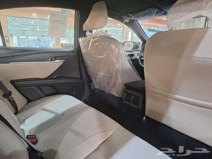 تويوتا كامرى E ستاندر بنزين2025 14