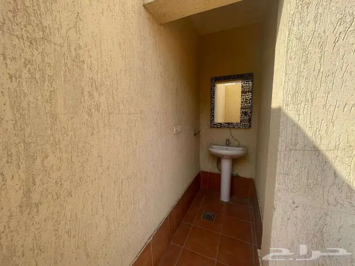 شقة غير مفروشة للإيجار السنوي في جدة حي مشرفة 10