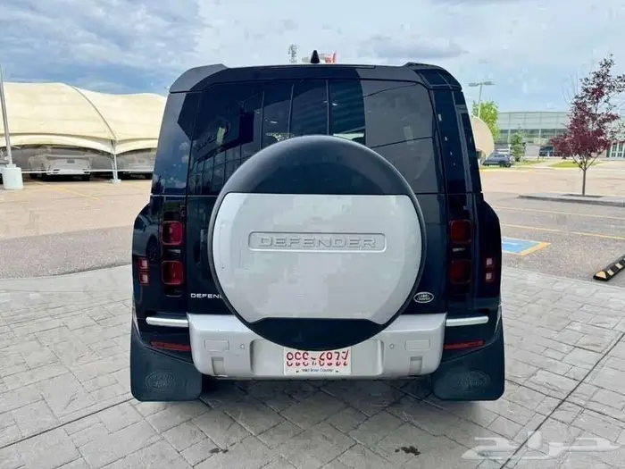 لاند روفر ديفندر 110 2022 مواصفات وسعر لقطه 3