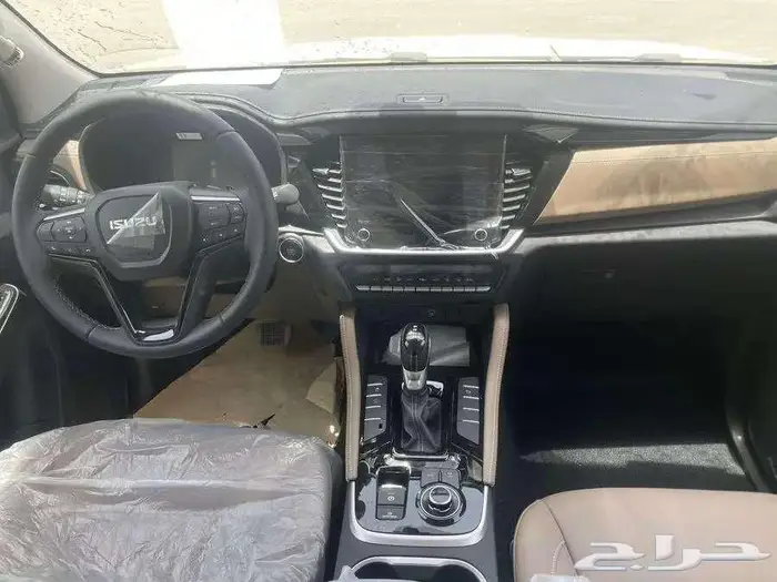 ايسوزو ام يو اكس 2024 3