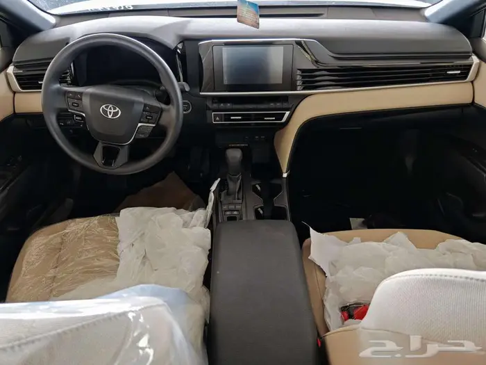 تويوتا كامري E هايبرد 2025 لون تيتانيوم 6