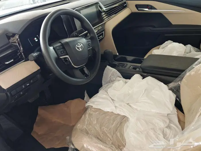 تويوتا كامري E هايبرد 2025 لون تيتانيوم 4