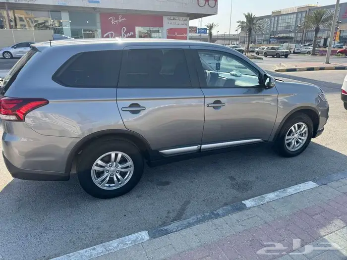 ميتسوبيشي اوتلاندر 4