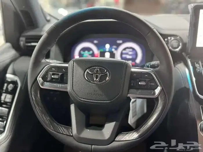 في اكس ار 2025 بريمي فل كامل توين تيربو اللون اسود 8