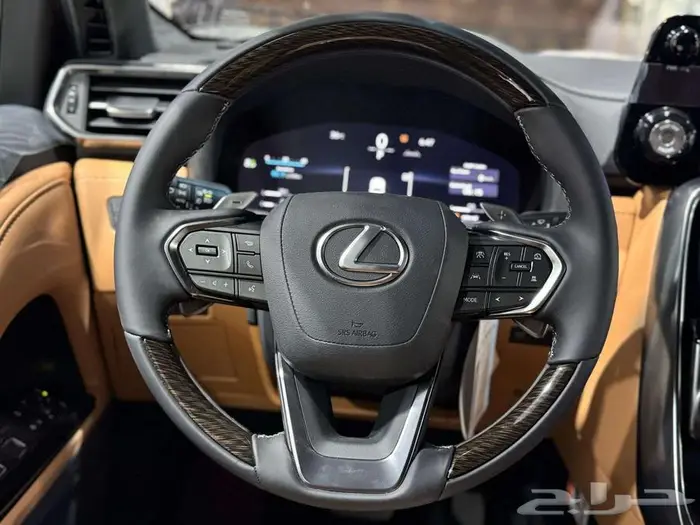 لكزس - LX 600 BB بريمي موديل 2025 اللون ابيض داخلي احمر 15