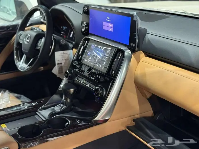 لكزس - LX 600 BB بريمي موديل 2025 اللون ابيض داخلي احمر 6