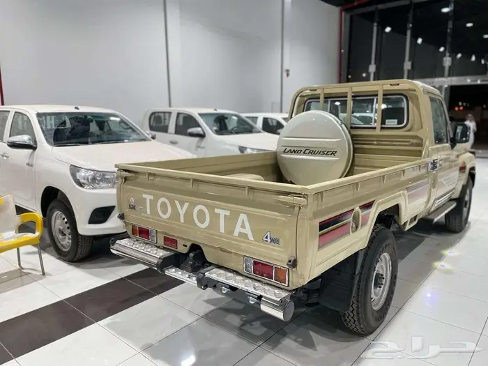 تويوتا شاص سلق بريمي قير اتوماتيك بنزين دفلك 2025 فل كامل 4