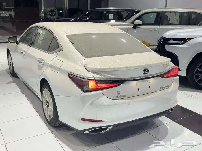 لكزس ES 350 استاندر بريمي فتحة سقف 2025 4