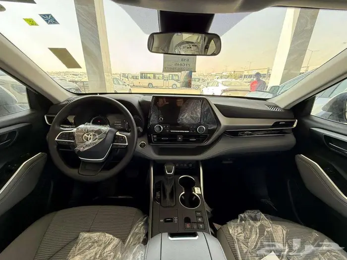 تويوتا هايلاندر LE ستاندر دبل موديل 2025 سعودي 16