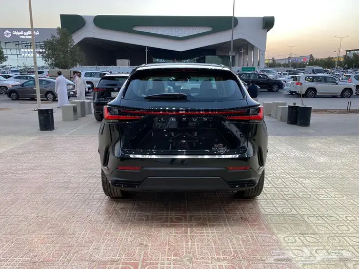 لكزس NX350 AA بنزين 2026 (اسود) 7