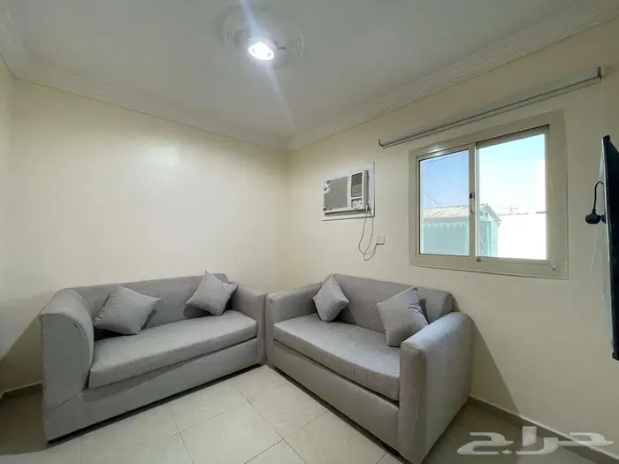 شقة مؤثثة مع روف للإيجار (الشهري والسنوي ) جدة حي السلامة 2