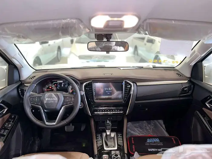 ايسوزو MUX و 2025 2024 ام يو اكس 11