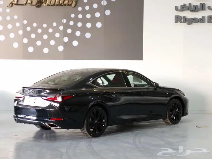 لكزس ES 350 أف سبورت 2025 الساير بااقل الاسعار 1