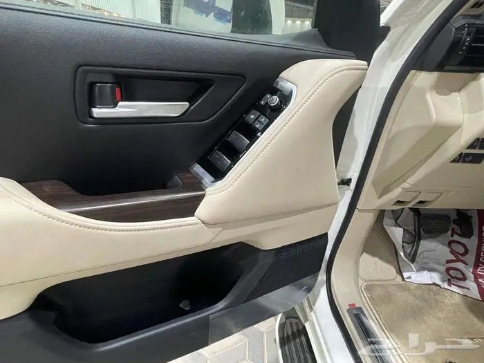 تويوتا جي اكس ار L5 GXR S ابيض 2025 الساير 15