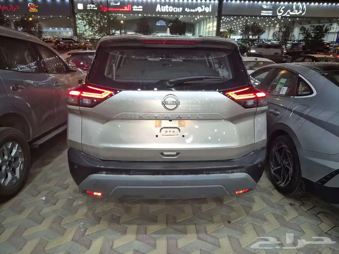 نيسان اكس تريل استندر دبل 2025 بنزين7 راكب 4