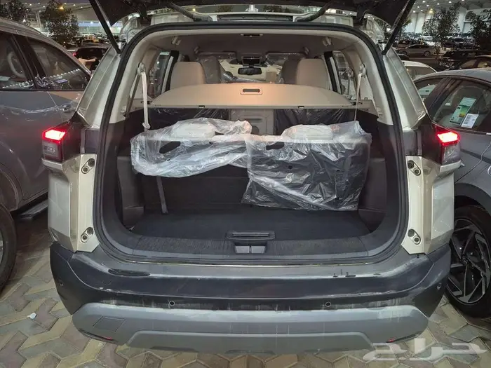 نيسان اكس تريل استندر دبل 2025 بنزين7 راكب 6