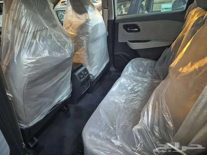 نيسان اكس تريل استندر دبل 2025 بنزين7 راكب 7