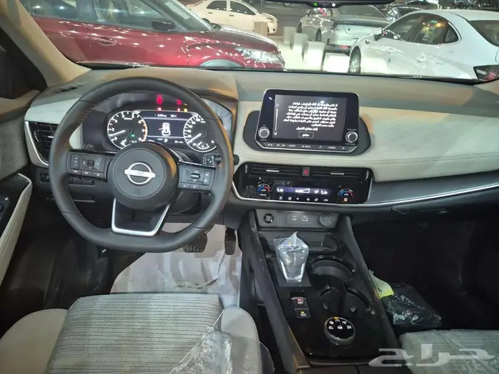 نيسان اكس تريل استندر دبل 2025 بنزين7 راكب 9