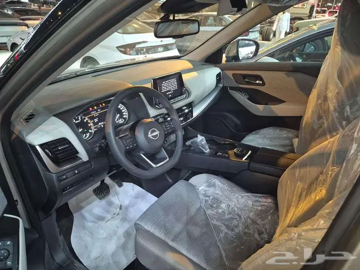 نيسان اكس تريل استندر دبل 2025 بنزين7 راكب 13