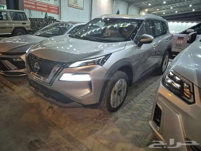 نيسان اكس تريل استندر دبل 2025 بنزين7 راكب 0