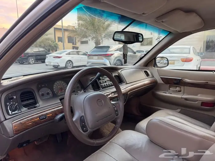 للبيع فورد جراند ماركيز 1999 م نظيف مع لوحة مميزه 7