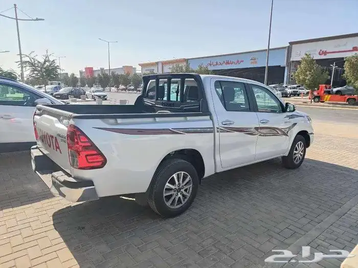 تويوتا هايلوكس غمارتين GLX2 جنوط بنزين 2025سعودى كاش اقساط 11