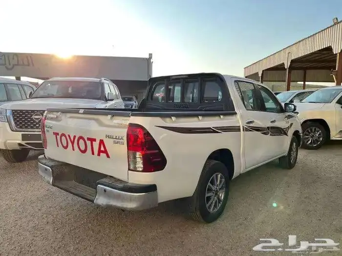 تويوتا هايلوكس غمارتين GLX2 جنوط بنزين 2025سعودى كاش اقساط 3