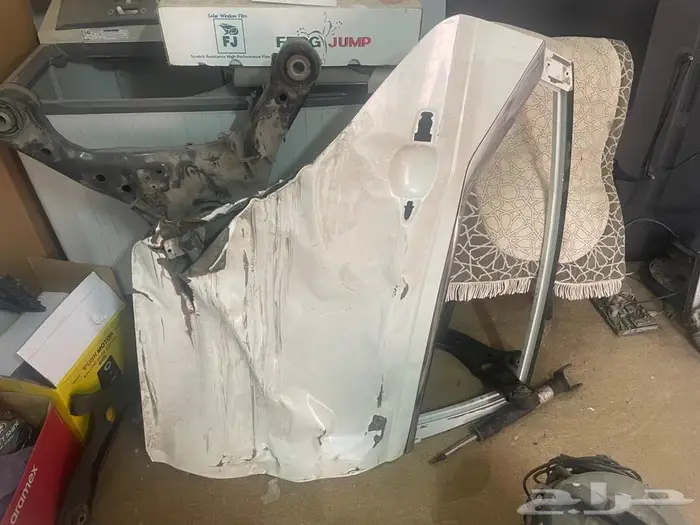 باب خلفي يمين ابيض التيما 2021 مصدوم 0