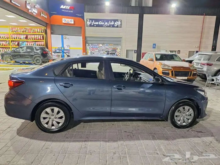 للبيع سيارة كيا ريو موديل 2020 2