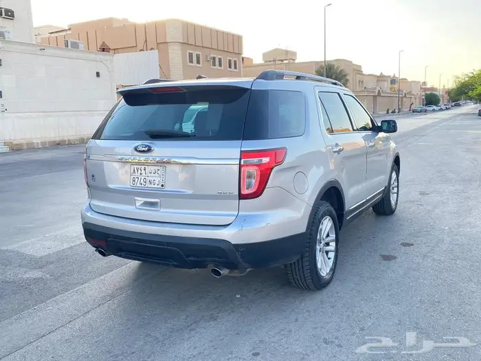 للبيع فورد اكسبلور مديل 2015 لون فضي سعودي 3