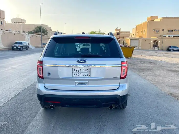 للبيع فورد اكسبلور مديل 2015 لون فضي سعودي 2