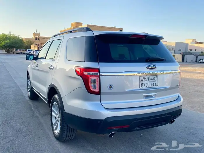 للبيع فورد اكسبلور مديل 2015 لون فضي سعودي 4