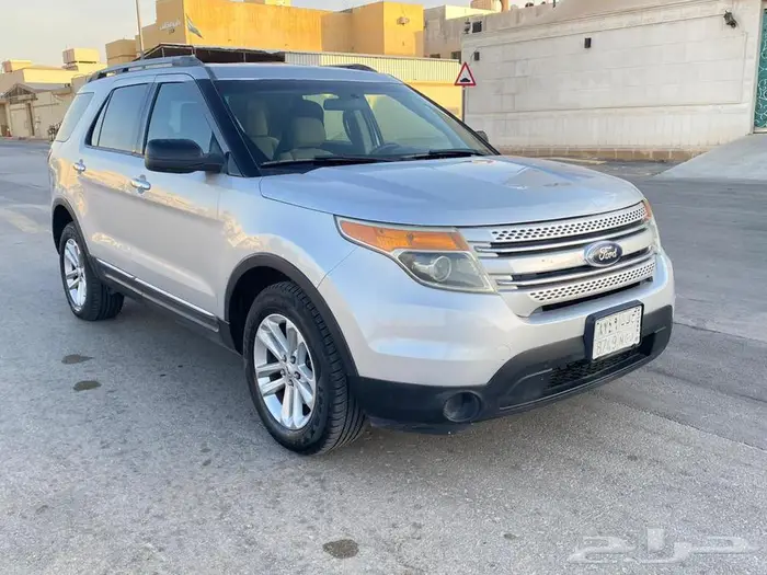 للبيع فورد اكسبلور مديل 2015 لون فضي سعودي 5