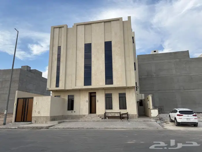 شقة فاخرة في الطارق للبيع 0