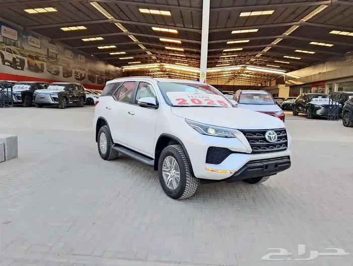 تويوتا فورتشينر GX2 4X4 بنزين دبل موديل 2025 0