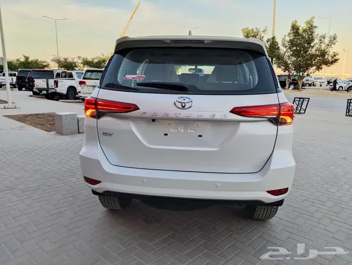 تويوتا فورتشينر GX2 4X4 بنزين دبل موديل 2025 2