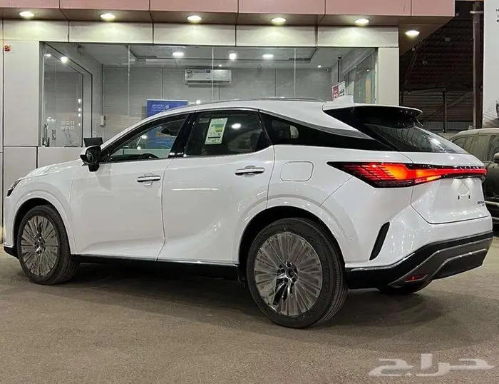 لكزس RX 350 BH هايبرد 2024 - أقل سعر ابيض واسود لدى الفريدي 2