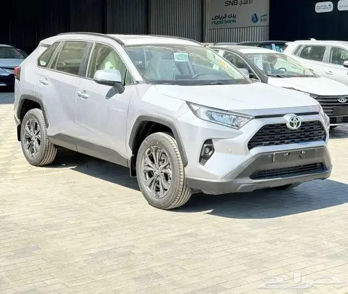 تويوتا راف فور فتحة XLE نص فل بنزين 2025 2