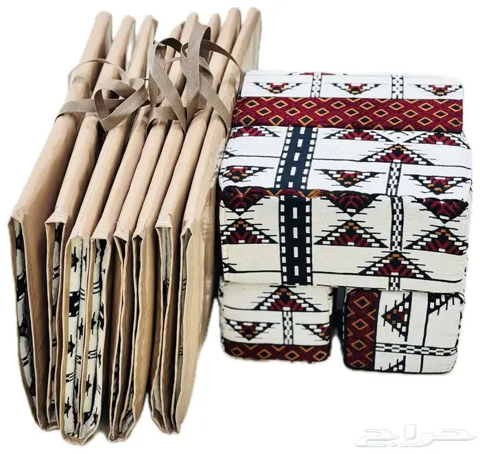 طقم مدات مع مراكي بنقشة نجدية مبطن ب PVC 2