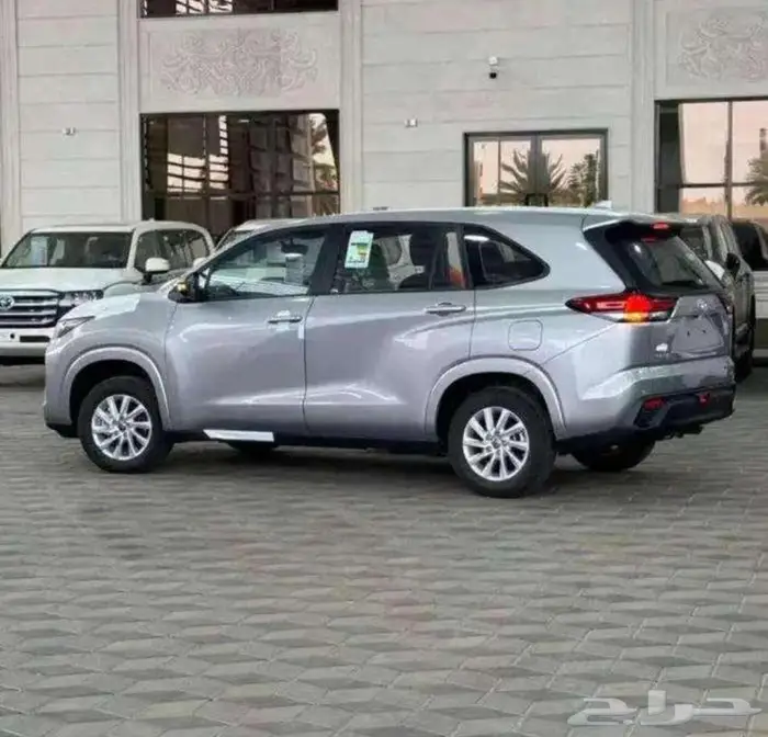 تويوتا انوفا بنزين 2025 و 2026 كاش واقساط 0