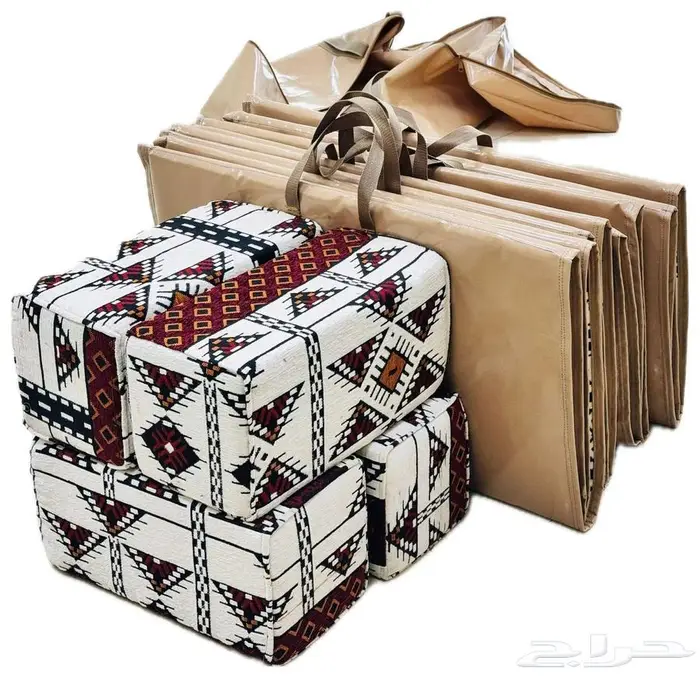 طقم مدات مع مراكي بنقشة نجدية مبطن ب PVC 1