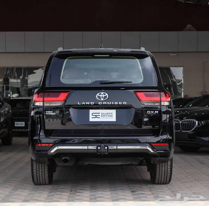تويوتا لاندكروزر جي اكس ار L4 موديل 2025 اصفار 3