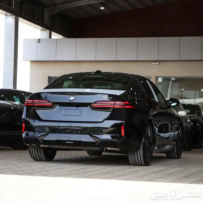 BMW 520 2026 ام كت اسود داخل اسبرسو 3