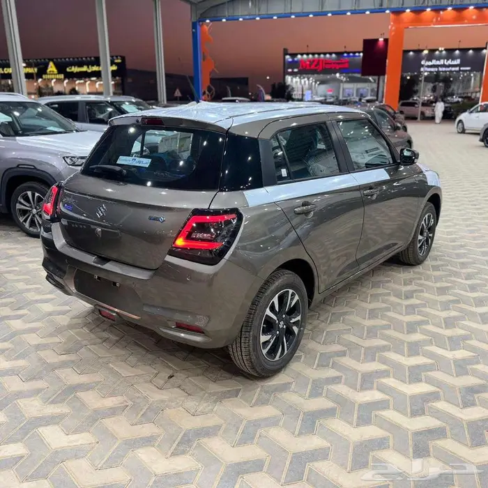 سوزوكي سويفت GLX 2025 2