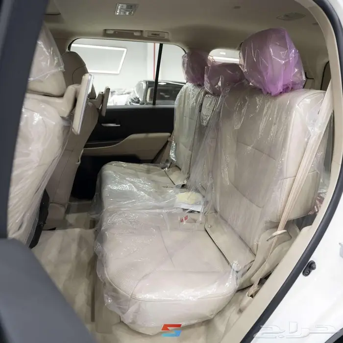 تويوتا لاندكروزر GXR L4 موديل 2025 10